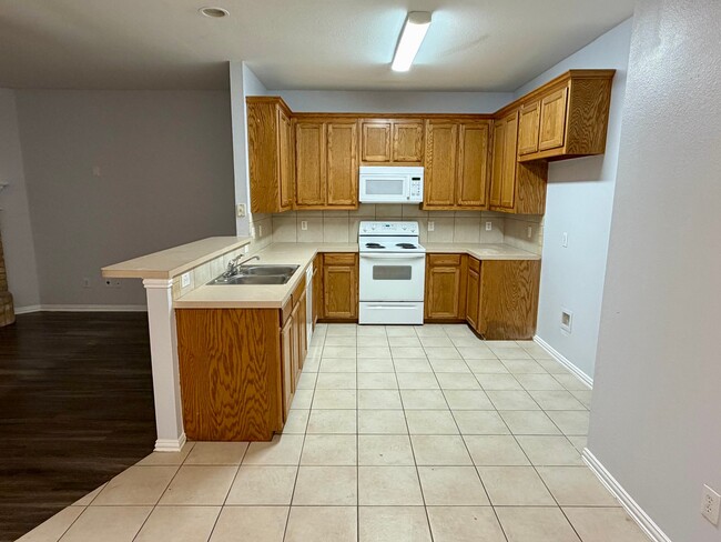 Photo - 5832 Swords Dr