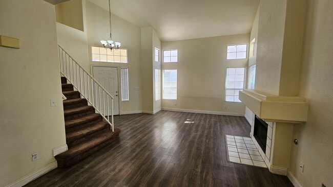 Photo - 4 Bedroom!  Buffalo & Smoke Ranch Area!