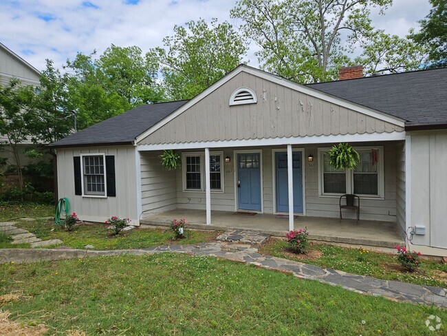 Building Photo - Marietta Craftsman Duplex/Walk to Square Rental