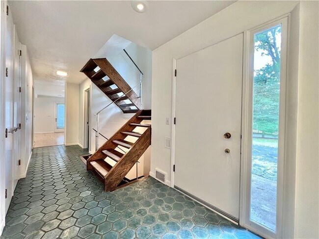 112 Pheasant Dr