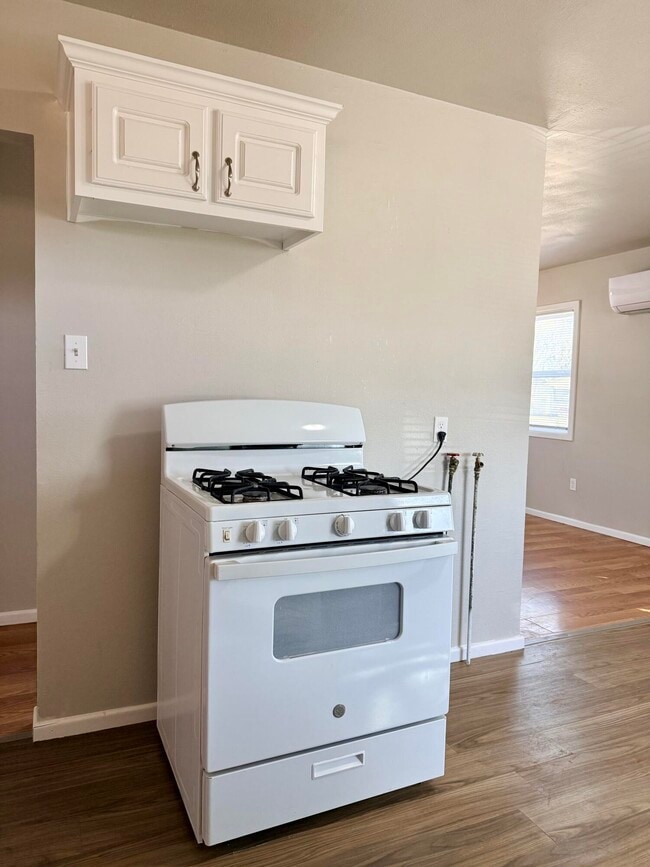 Photo - 505 E 37th St