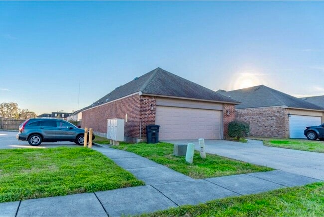 Photo - 3921 Northshore Ave