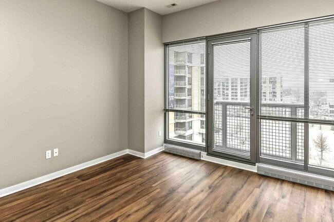 Photo - Midtown Crossing Apartments