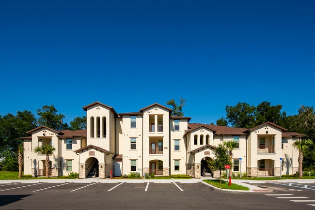 Photo - The Pines Apartments