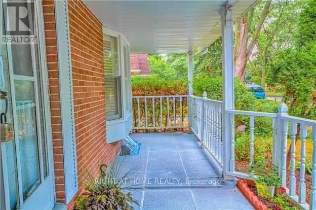 Photo - 54 Penwick Crescent