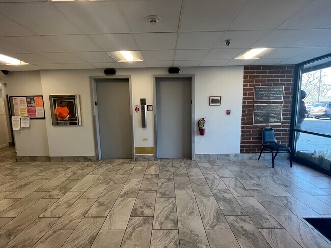 Mattoon Towers 62+ and handicapped