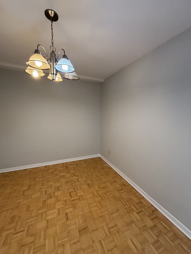 Photo - 345 Laurier Ave E Unit 1001