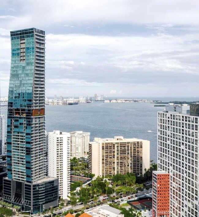 Photo - 1451 Brickell Ave Unidad 2701