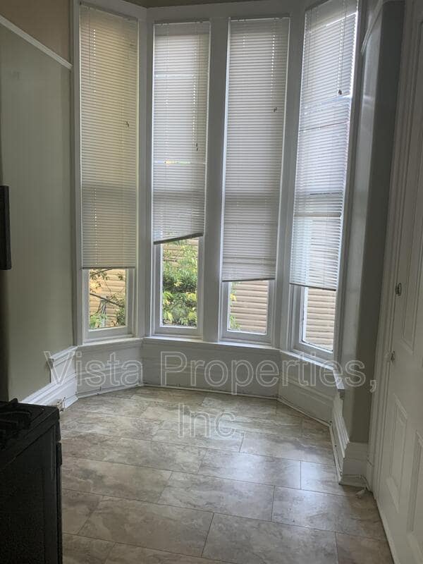 Photo - 514 W Oak St