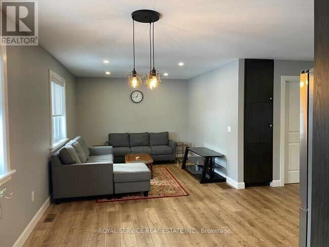 Photo - 812 Centreton Rd