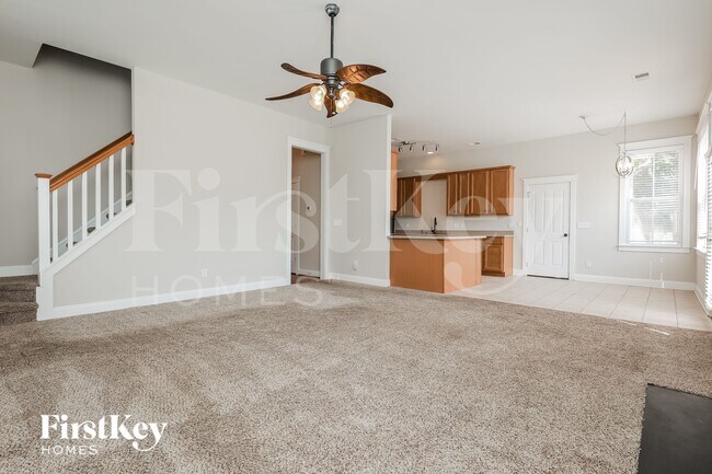 228 Silverwood Ln