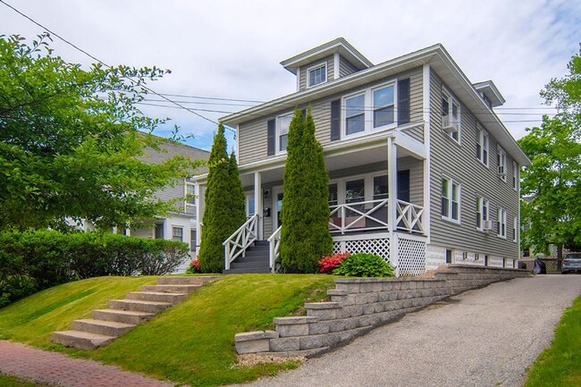 621-623 Washington Ave - 621-623 Washington Ave Apartment