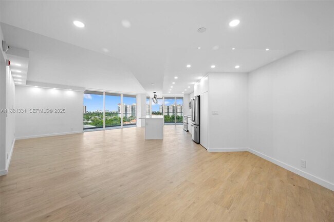 Building Photo - 19707 Turnberry Way Unit 11B