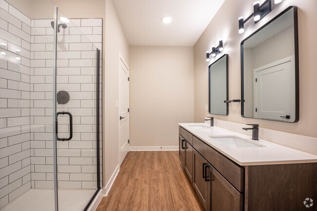 3BR, 2BA - 1,548SF - Bathroom