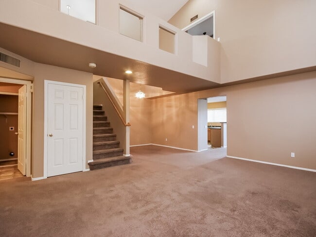 Photo - 250 W Juniper Ave