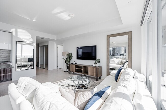 Photo - 15 Queens Quay E