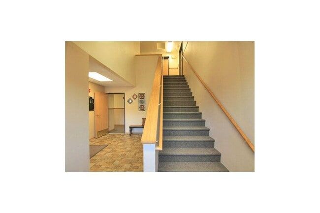 Photo - SUTTON PLACE APARTMENTS