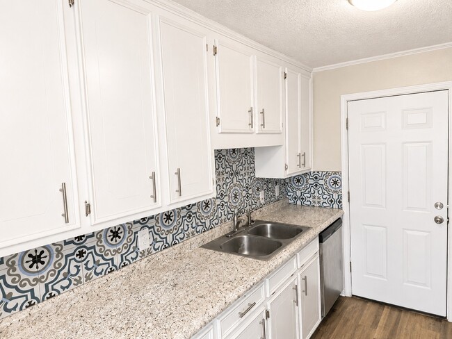 Photo - 1107 9th Ave N