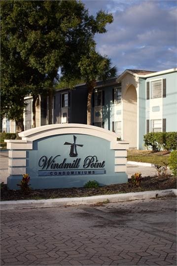Building Photo - 2537 N Alafaya Trail Rental
