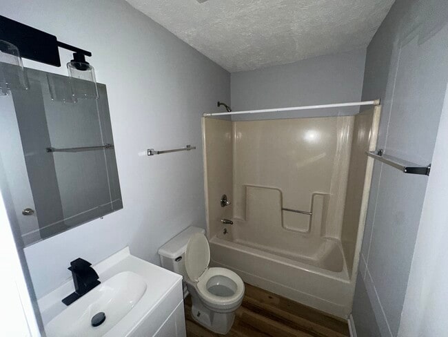 Photo - Daniel Hill Apartments