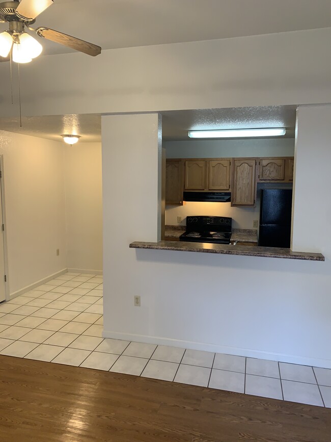 Photo - 2704 Wakefield Dr Unit 1
