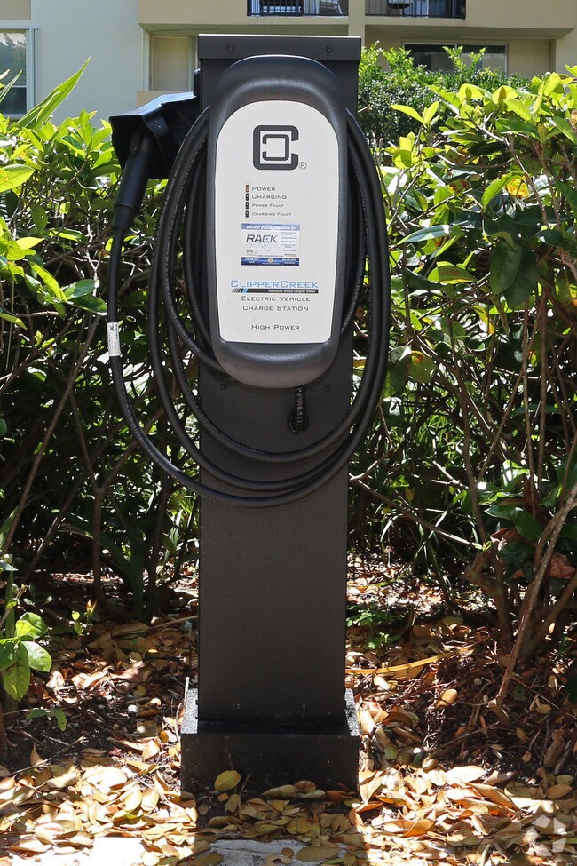 The Royal Colonial Furnished Apartments Boca Raton, FL