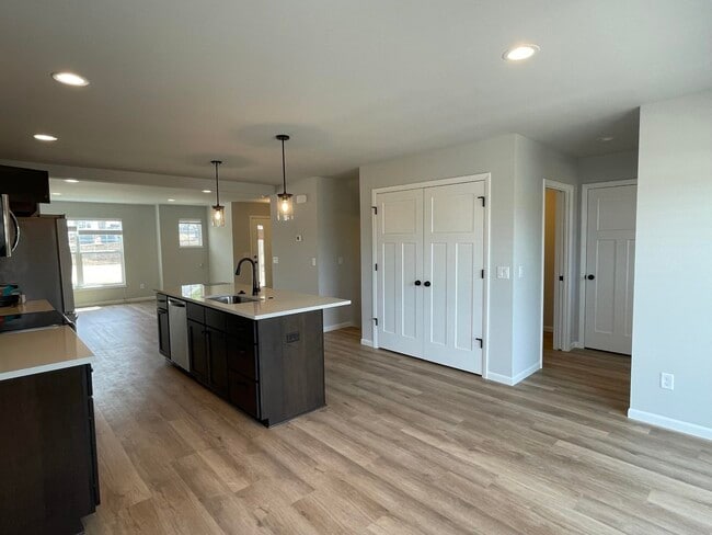 Photo - 2125 Spring Dreams Ln
