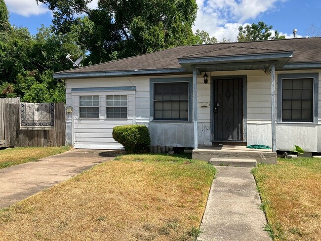 Front of Property - 5213 Carmen St House