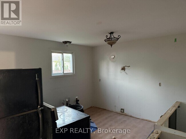 Photo - 22 - 490 THIRD STREET