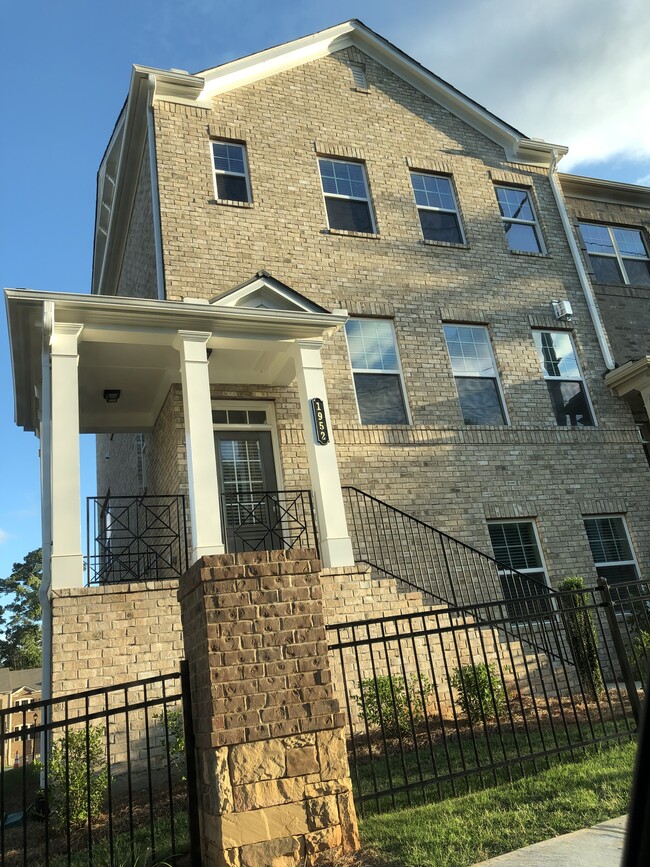 Photo - 1952 Bainbridge Ln Townhome