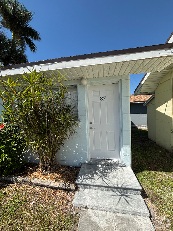 Building Photo - 1064 N Tamiami Trl Unit 87 Rental