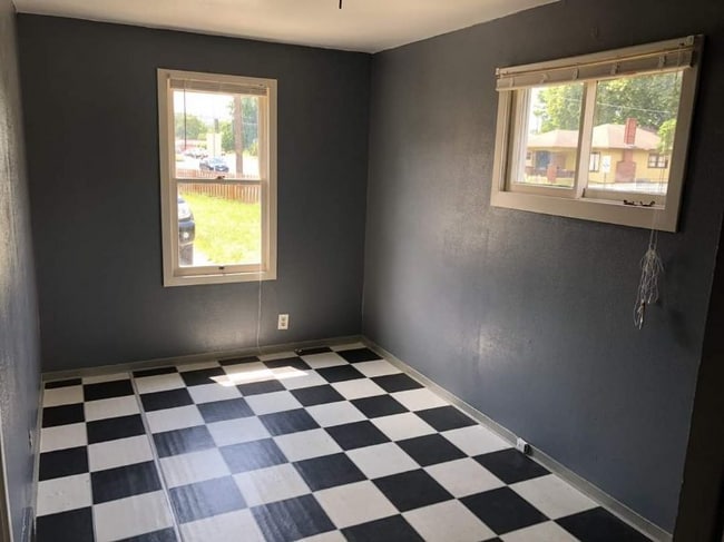 Photo - 802 10th Ave