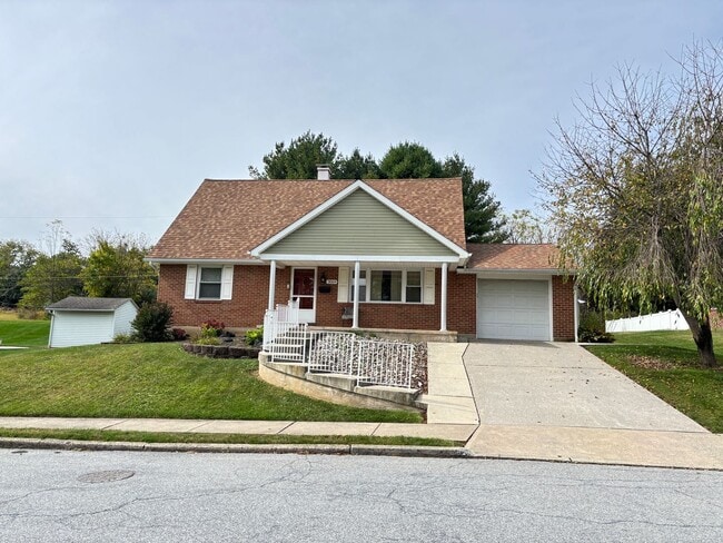 Building Photo - Spacious 3br Home for rent located in Whit...