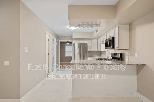 Photo - 604 E Iredell Ave