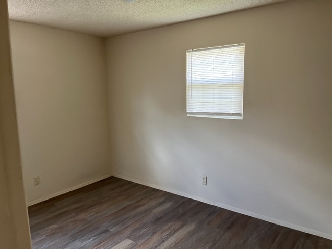 Photo - 712 Hopkins St