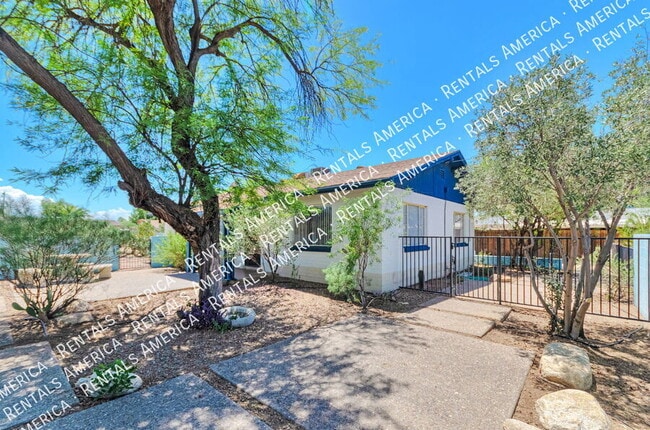 Photo - 3733 N Mountain Ave