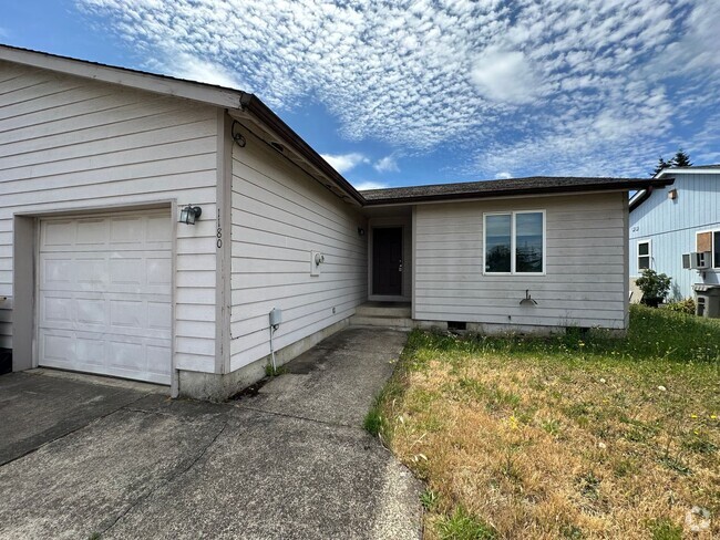 Building Photo - Single Level 3 Bedroom 2 Bath - 1 Car Gara... Rental
