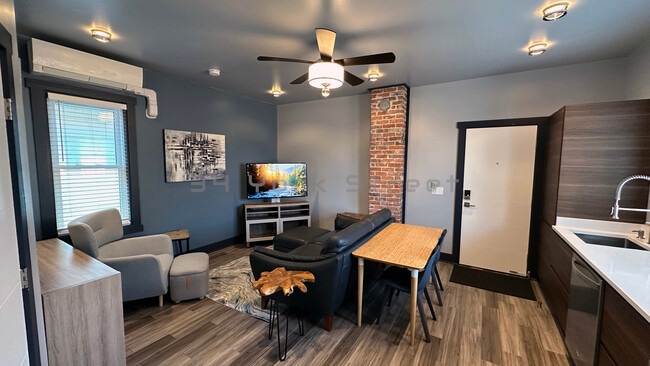 Photo - 34 York St Unit 4