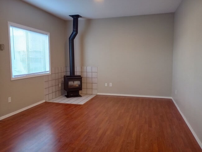 Photo - 6475 Martin Pl Unit B