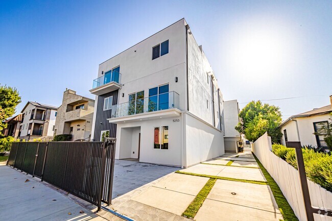 Building Photo - 5253 Agnes Ave Unit 5251 #3 Rental