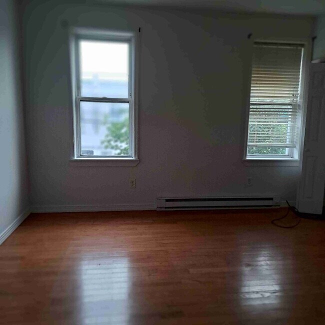 411 McKean St Apartment Unit 2 Philadelphia, PA