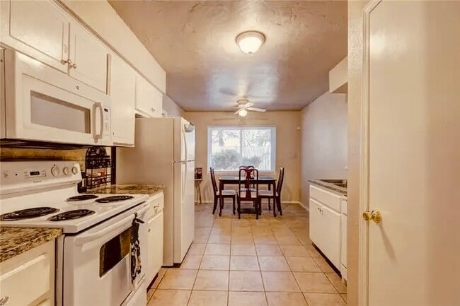 Photo - 1817 E Lindsey St Unidad 3