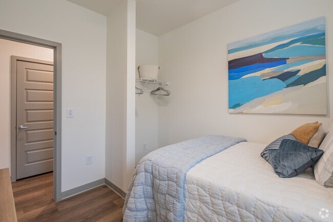 4BR, 4BA - 1,170SF - Primary Bedroom