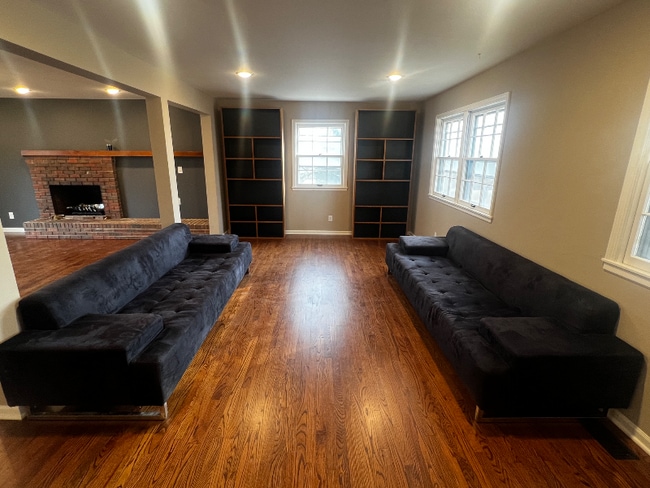 Photo - 1054 Wellington Rd