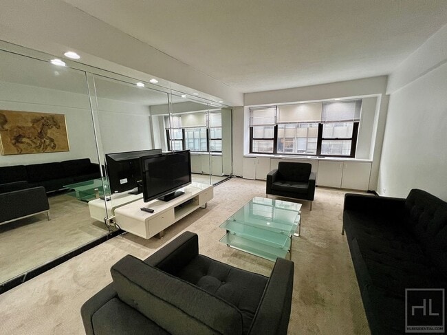 Photo - E 47 st Unit 8