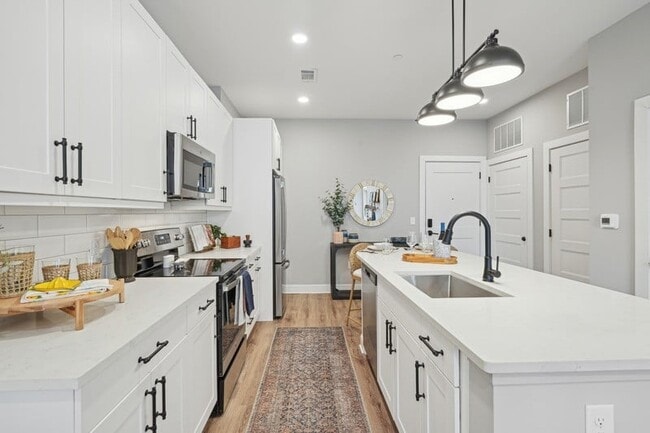 Building Photo - Everly Rental