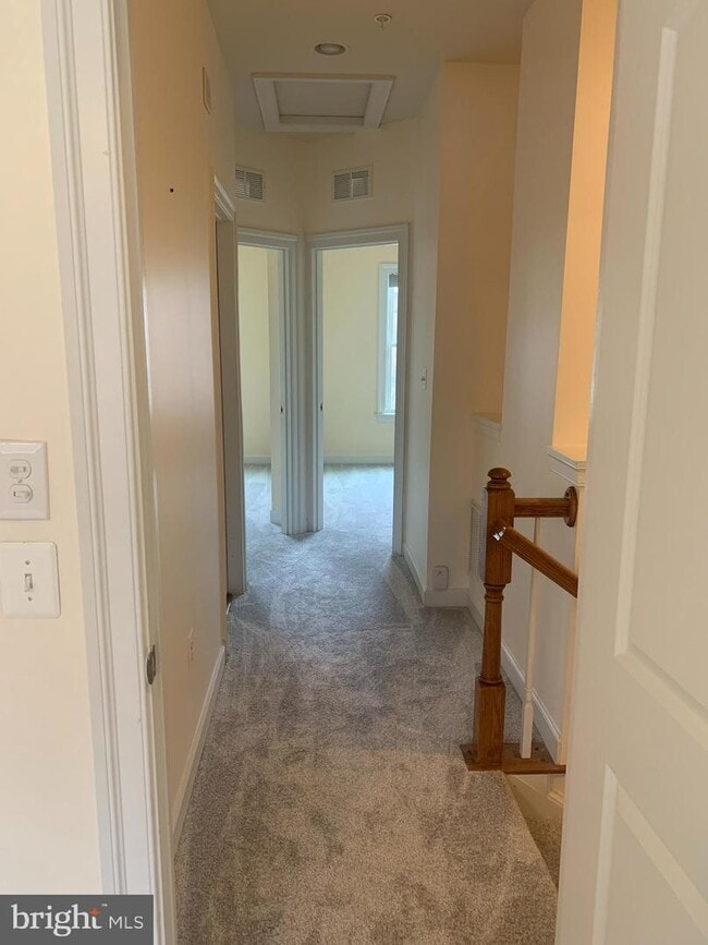 Photo - 548 Deep Creek View