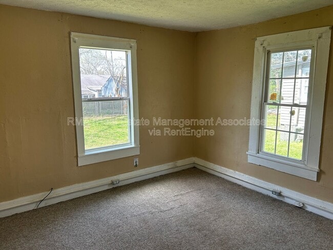 Photo - 493 New Ln St