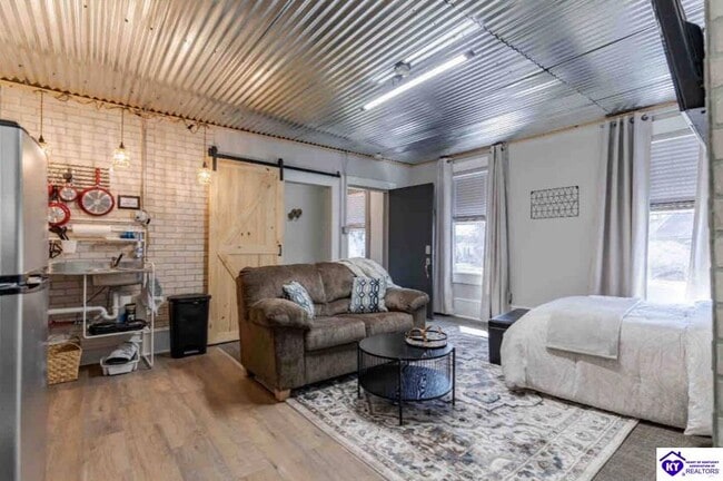 Photo - 404 N Washington St