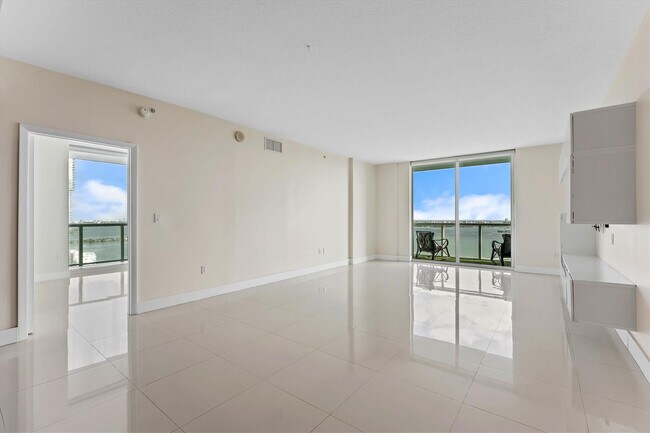 Photo - 1900 N Bayshore Dr Unit 3702